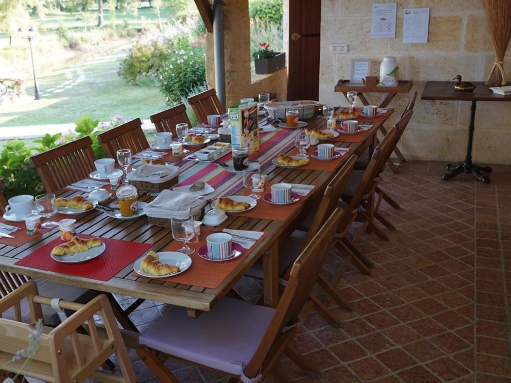 ホテル Moulin Notre Dame Saint-Genès-de-Castillon エクステリア 写真