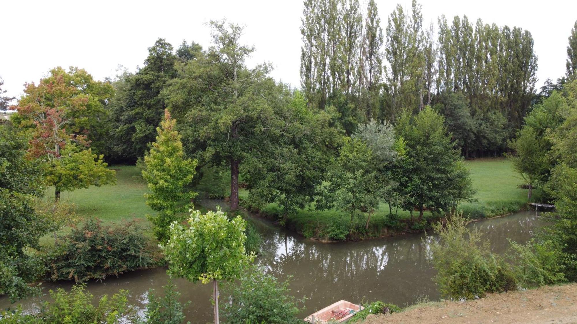 ホテル Moulin Notre Dame Saint-Genès-de-Castillon エクステリア 写真