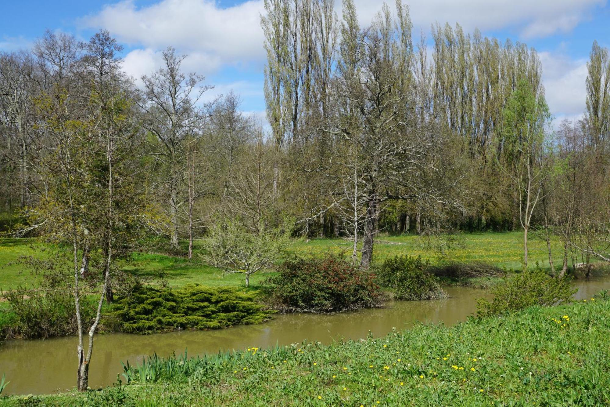 ホテル Moulin Notre Dame Saint-Genès-de-Castillon エクステリア 写真
